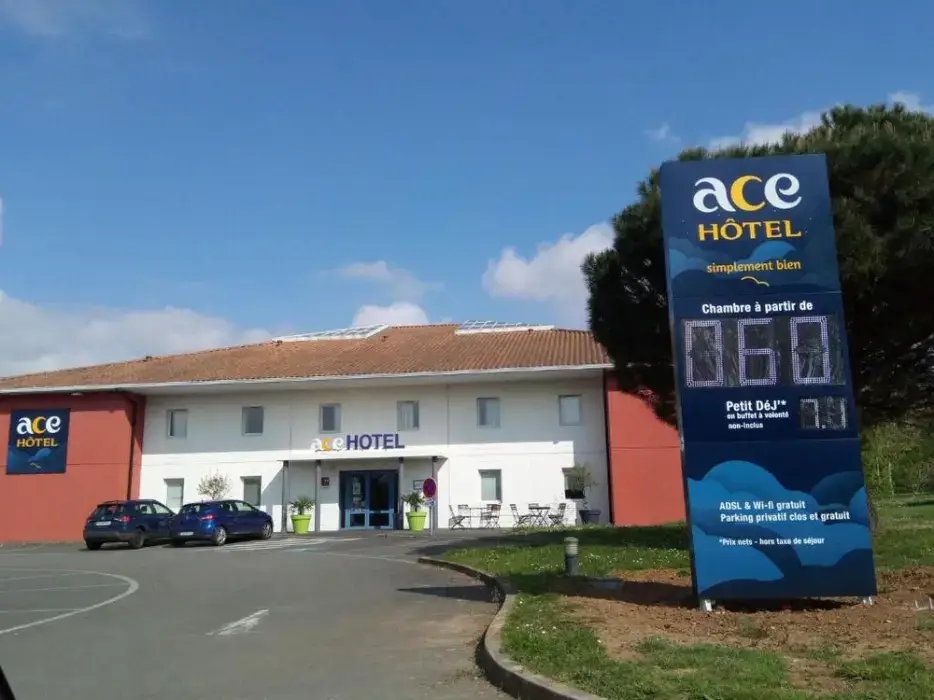 Ace Hôtel Vendée Sainte Hermine 6