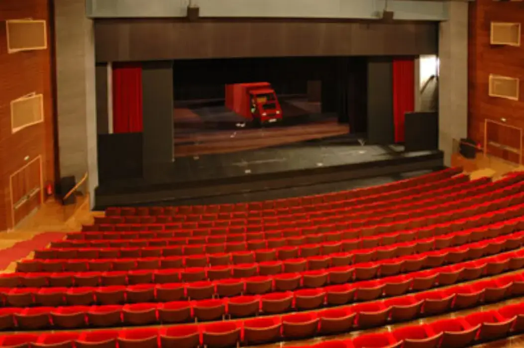 Théâtre des Salins 3
