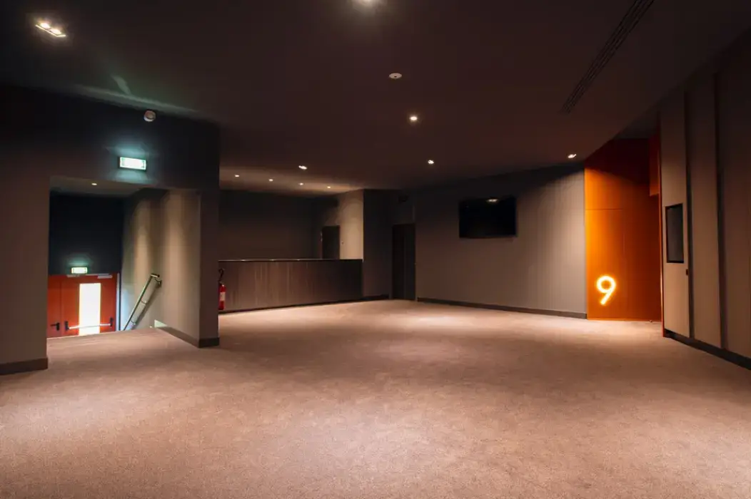 Pathé Tours 6