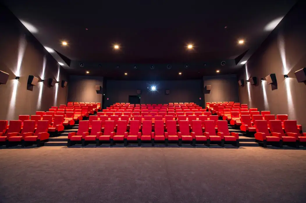 Pathé Tours 7
