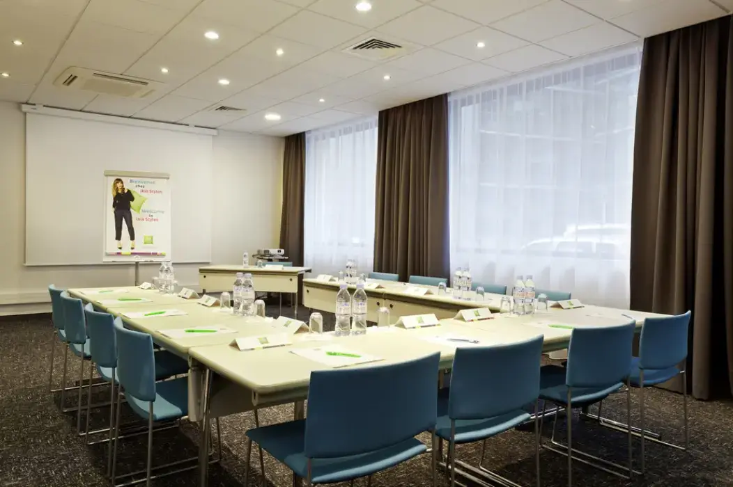 Ibis Styles Paris Porte d'Orléans 8
