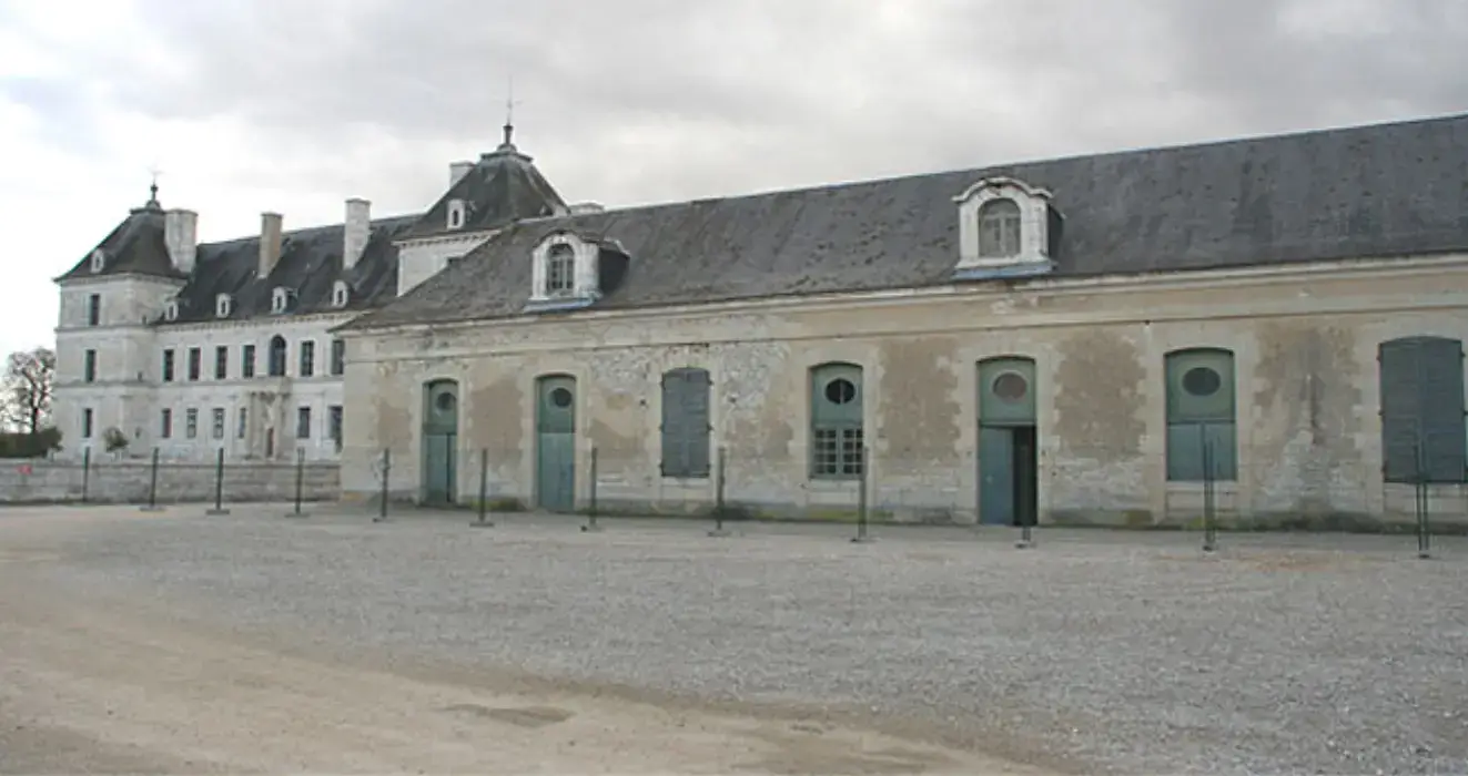 Chateau D'Ancy-Le-Franc 4