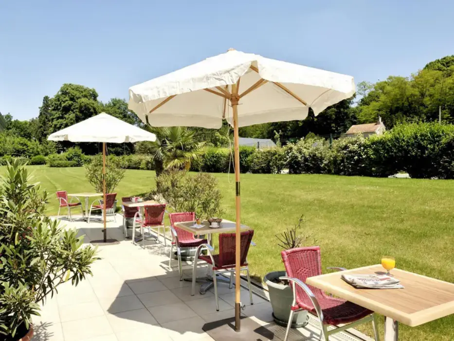 Brit Hotel Châteaudun 2