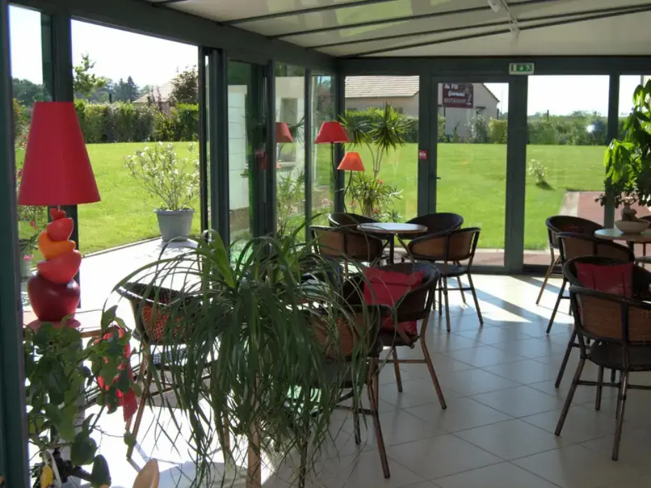 Brit Hotel Châteaudun 9