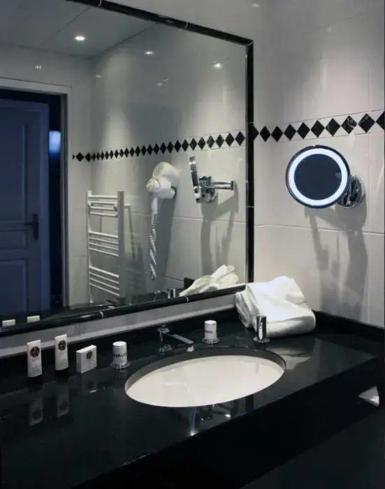 Hôtel Henry II 4