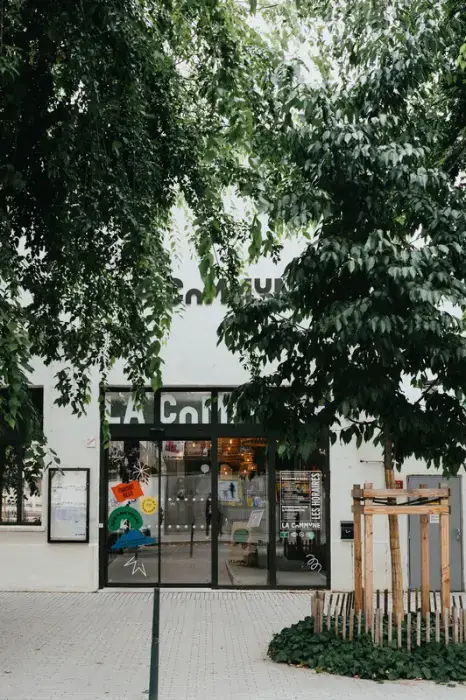 La Commune 9