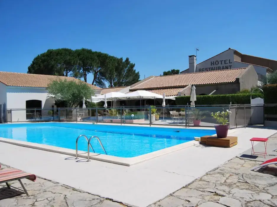 Les Aubuns Country Hôtel