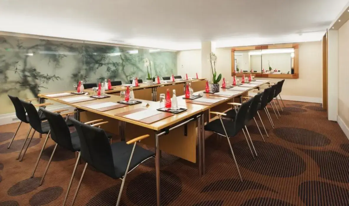Five Seas Hôtel 9