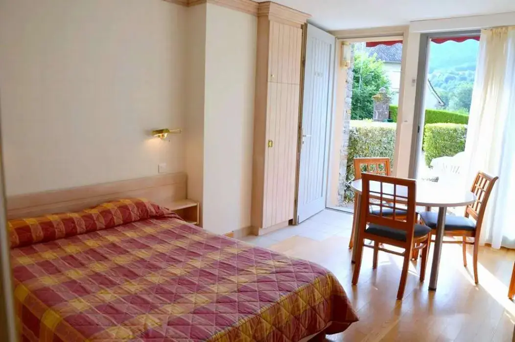 Family Hotel 8