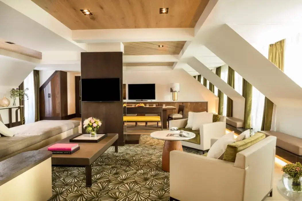 Hyatt Paris Madeleine 8
