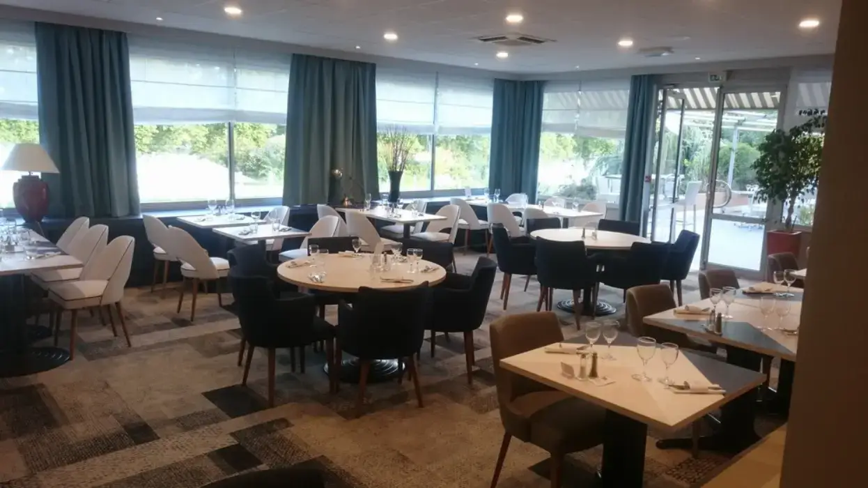 Mercure Macon Bord de Saone 22