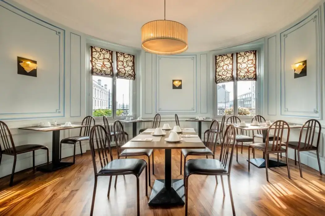 Le Grand Hôtel Tours 5