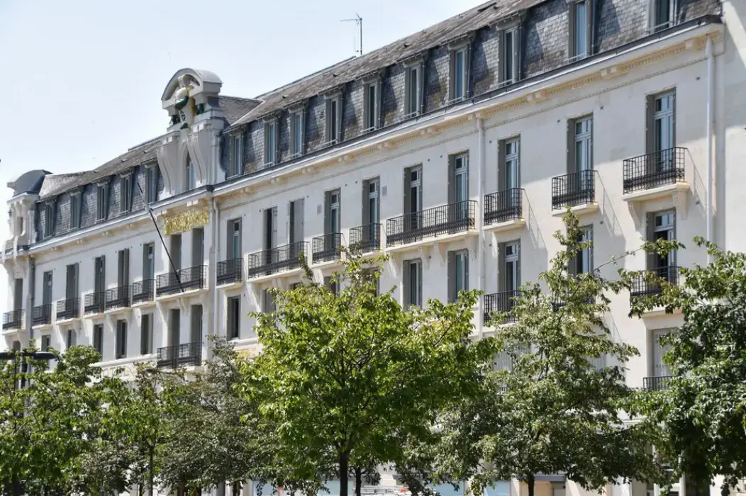 Le Grand Hôtel Tours 6
