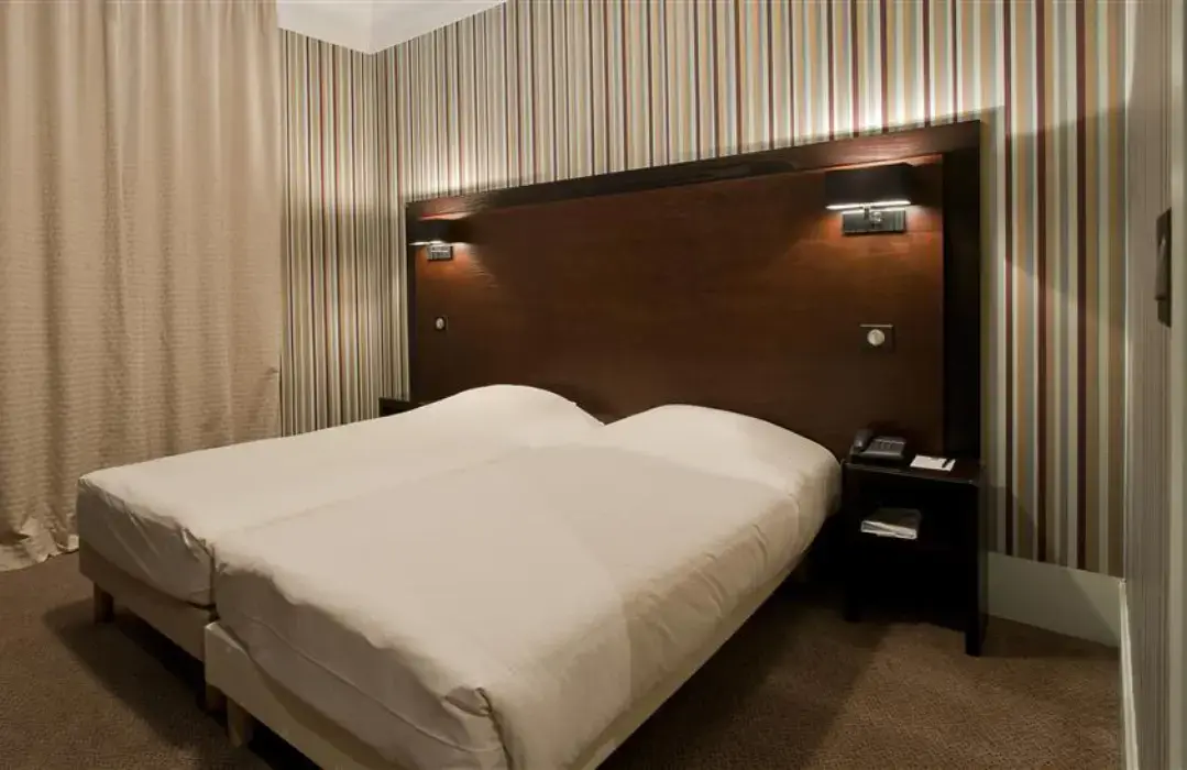 Le Grand Hôtel Tours 9