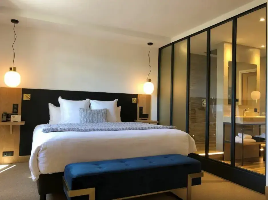 Hostellerie Cèdre and Spa Beaune 10