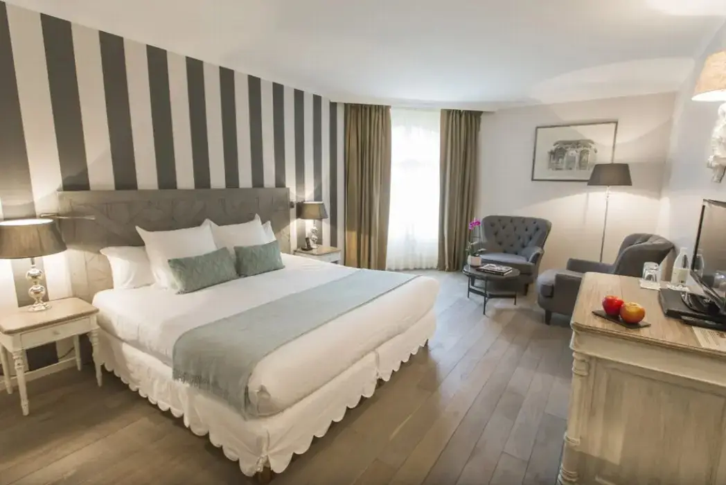 Hostellerie Cèdre and Spa Beaune 11