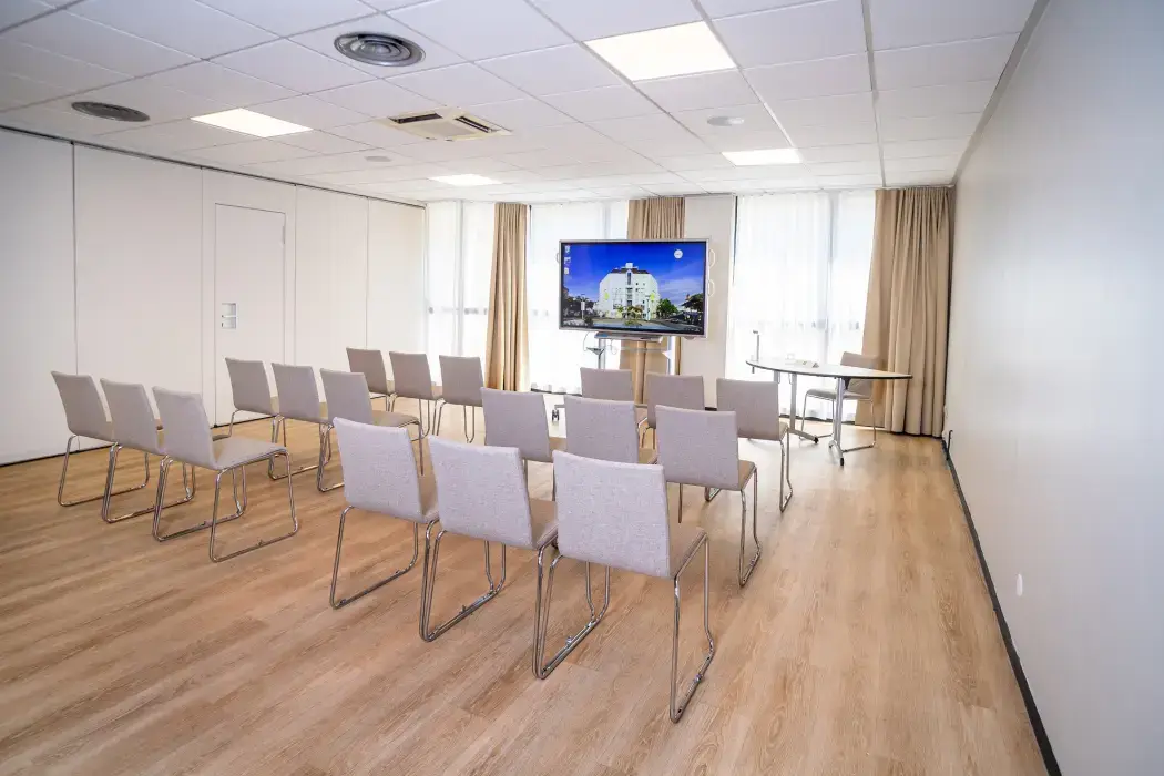 Ibis Styles Tours Centre 11