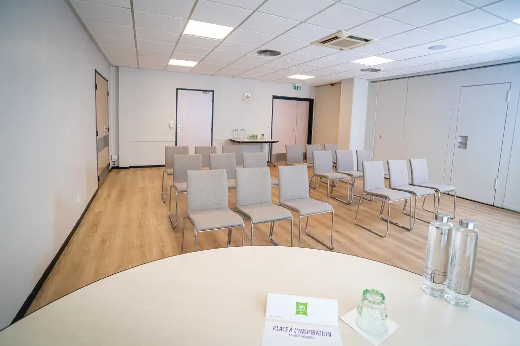 Ibis Styles Tours Centre 12