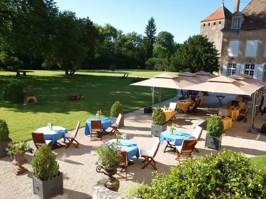 Chateau de Vault de Lugny 2
