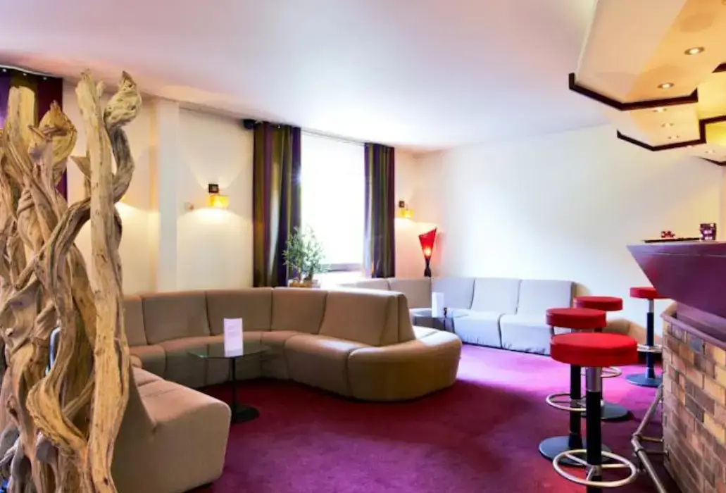 Kyriad Strasbourg Sud Lingolsheim 7