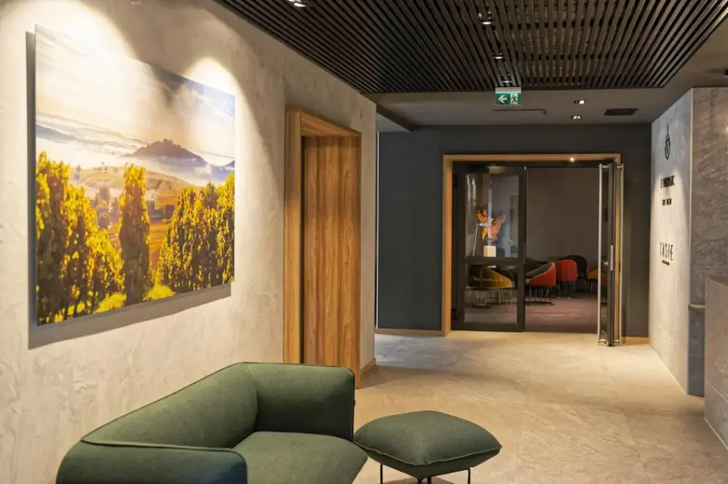 Le Panoramic 9