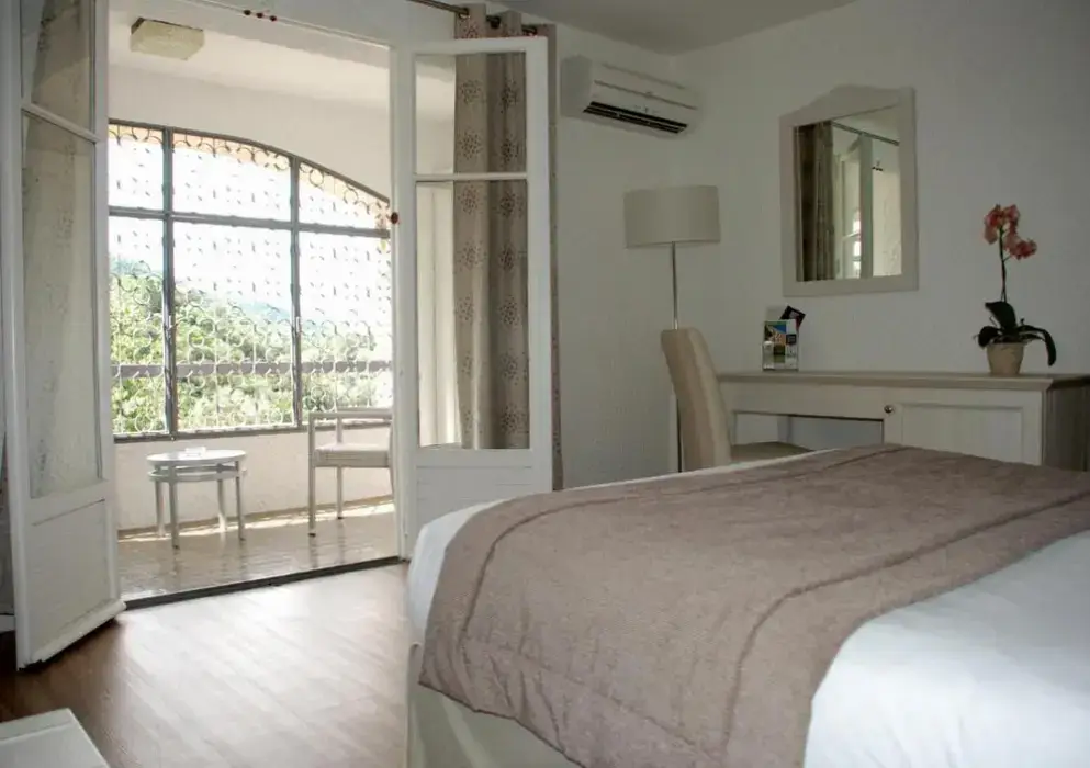 Hôtel Les 3 Barbus 4