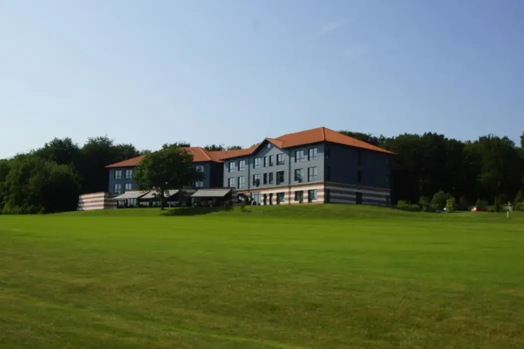 Hôtel du Golf & Najeti 3