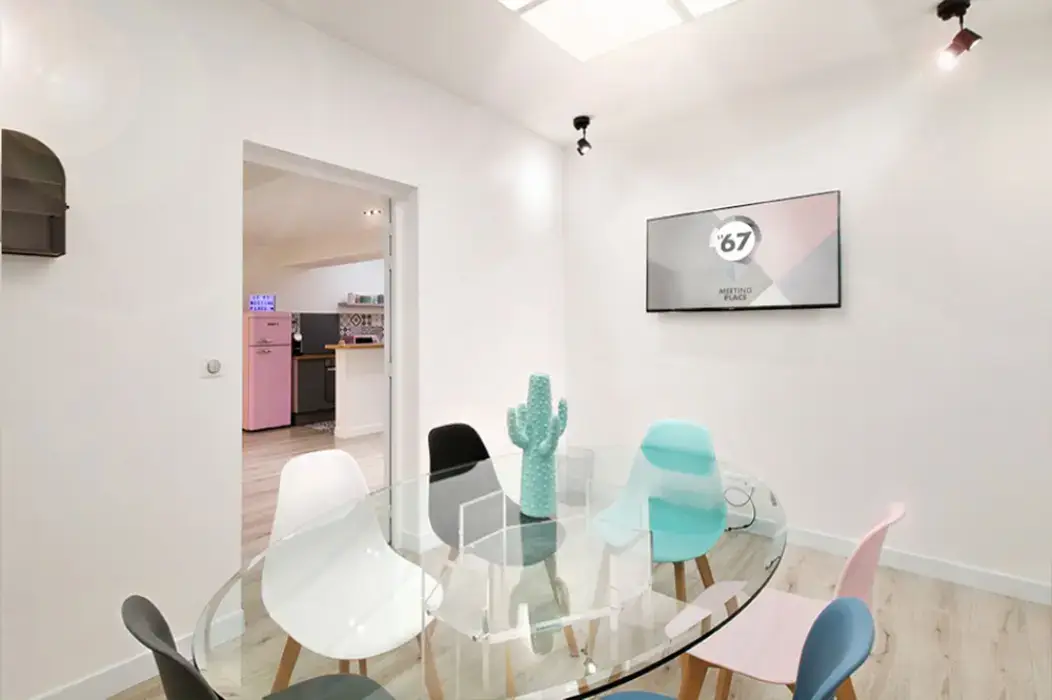 Le 67 Meeting Place 3