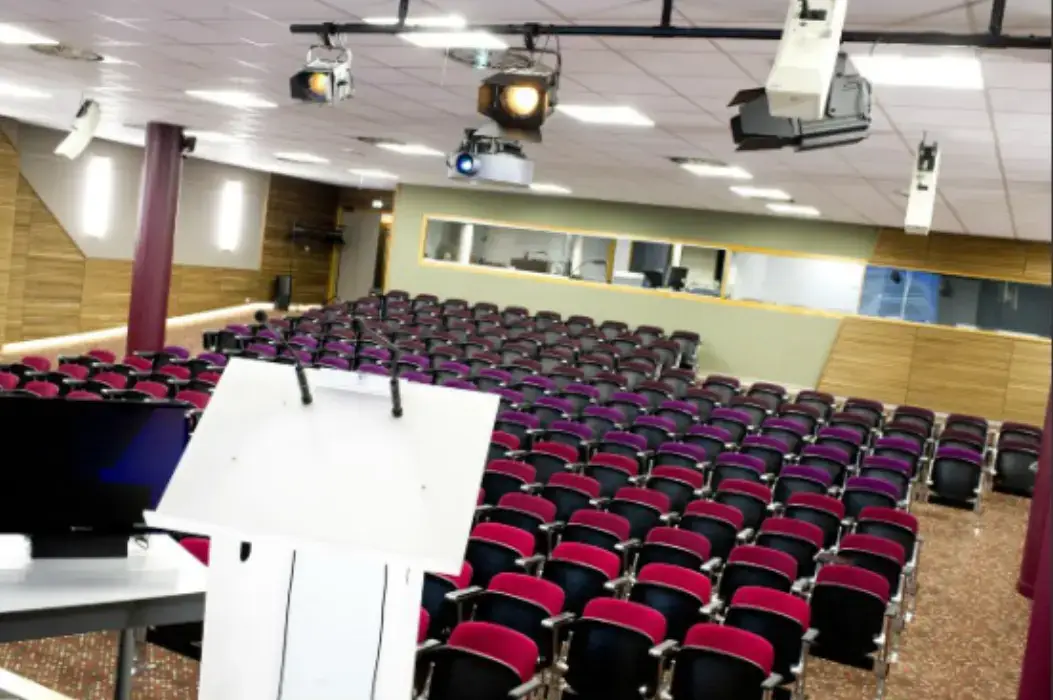 La Maison de l'Economie 3