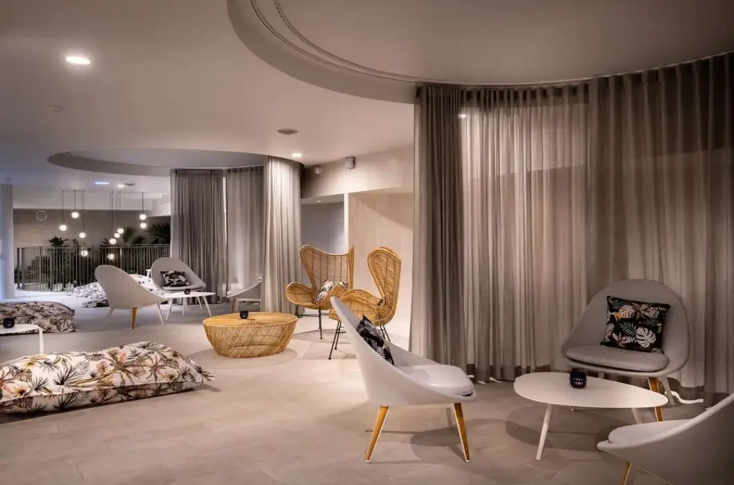 Golden Tulip Lyon Ouest Techlid 7