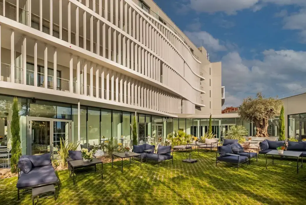 Golden Tulip Lyon Ouest Techlid 12