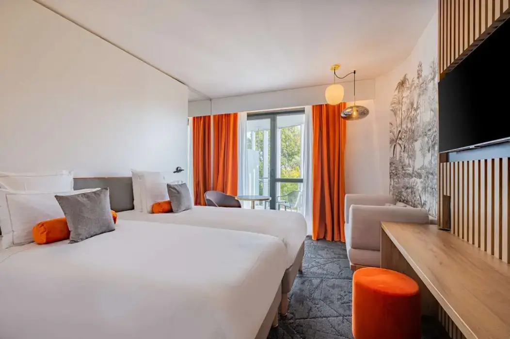 Golden Tulip Lyon Ouest Techlid 13