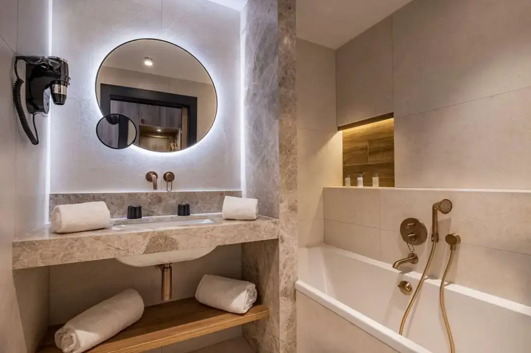 Golden Tulip Lyon Ouest Techlid 15