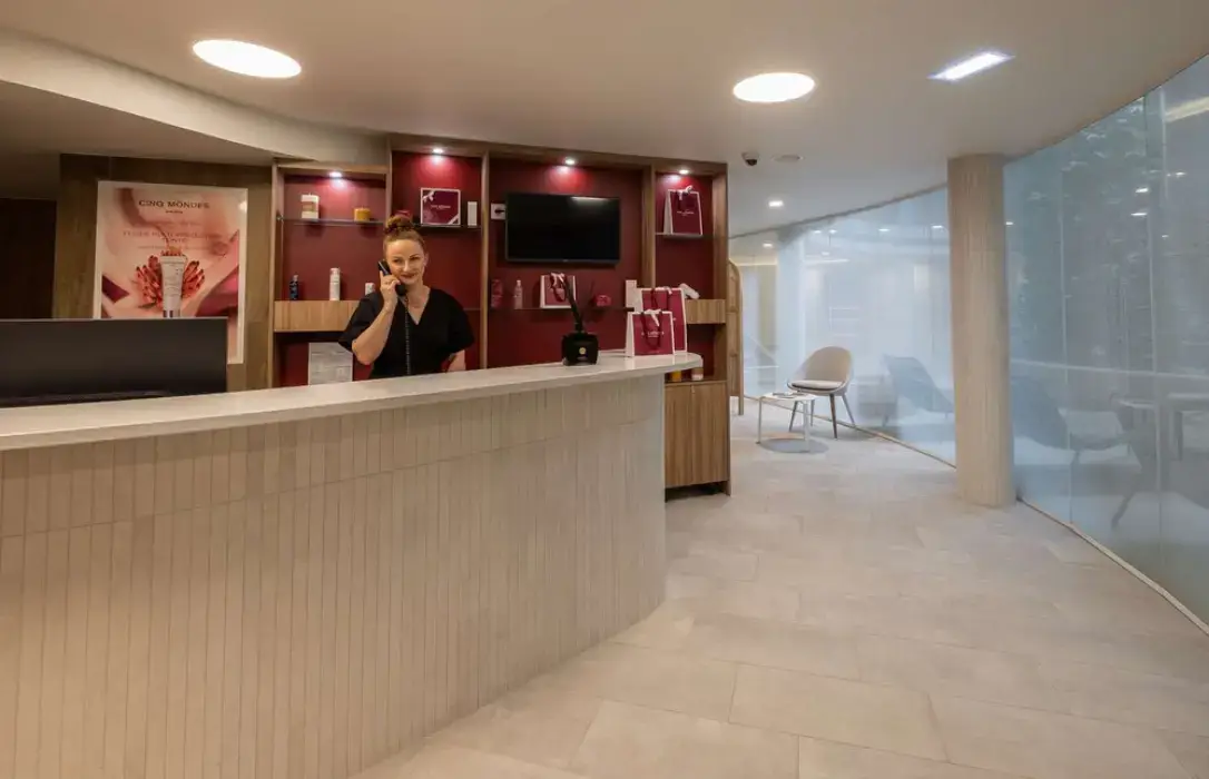 Golden Tulip Lyon Ouest Techlid 17