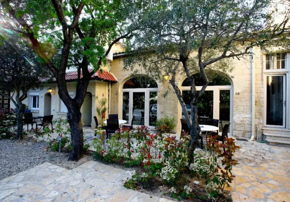 Hôtel Restaurant Les Cèdres 2