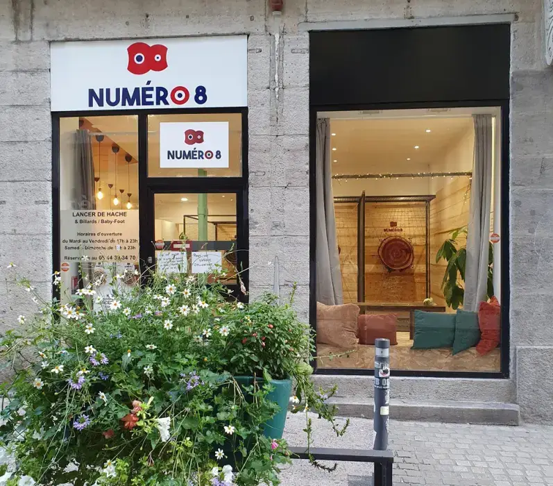 Numéro 8 2