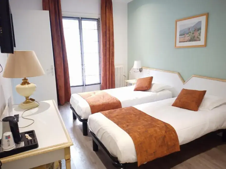 Hôtel Busby 2