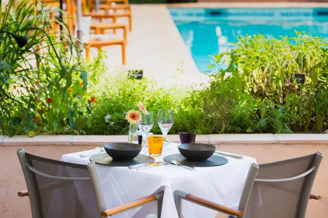 Hôtel Restaurant et Spa Cantemerle 17