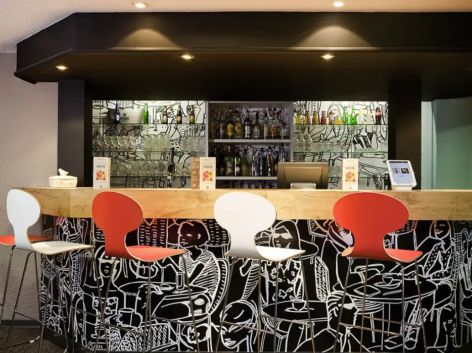 Ibis Provins 3