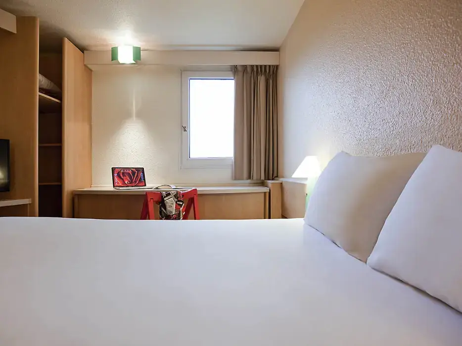 Ibis Provins 5