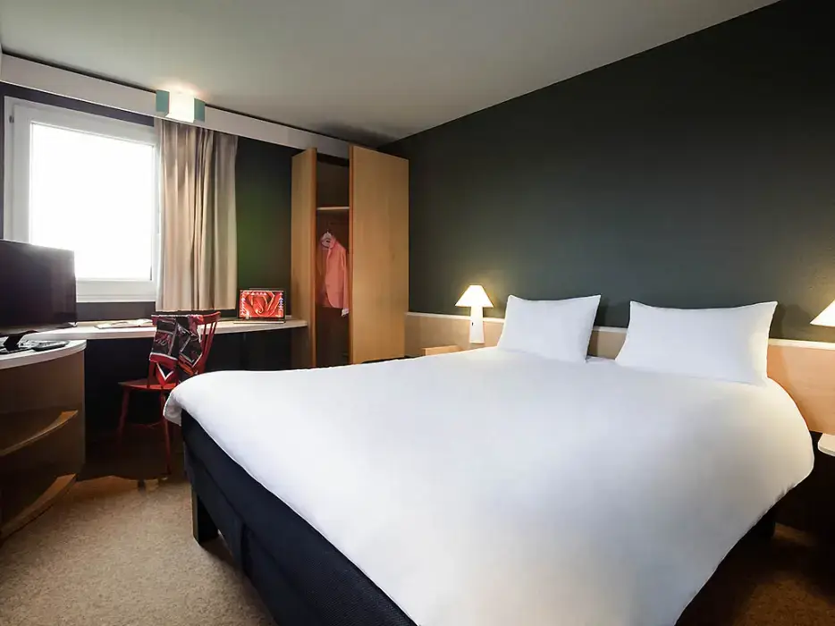 Ibis Provins 6