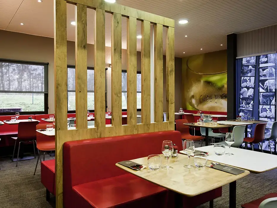 Ibis Provins 8
