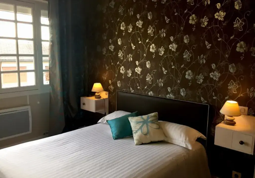 Logis Hôtel La Thomasse 9