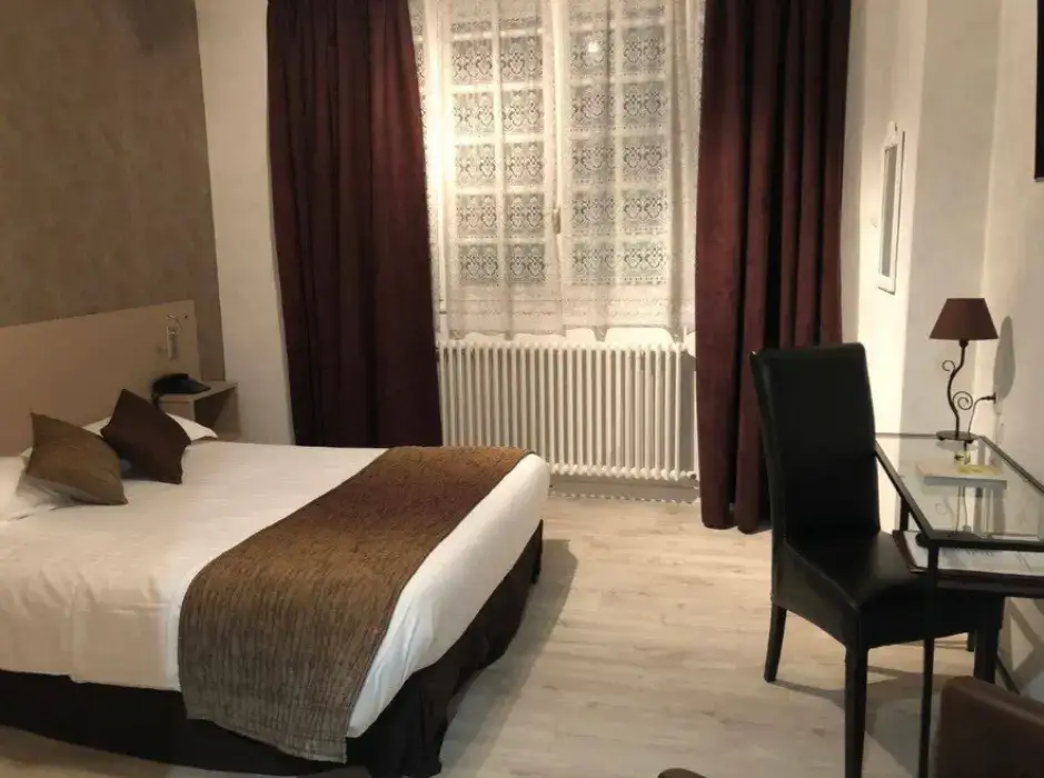 Logis Hôtel La Thomasse 11