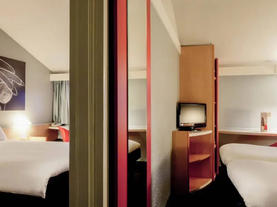 Ibis Lyon Nord 7