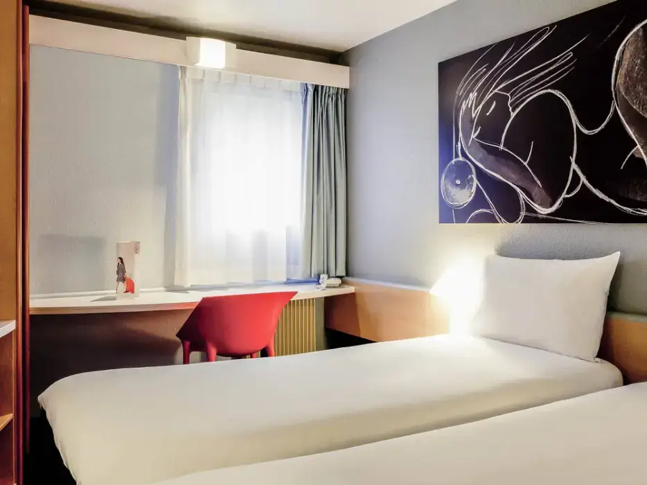 Ibis Lyon Nord 8