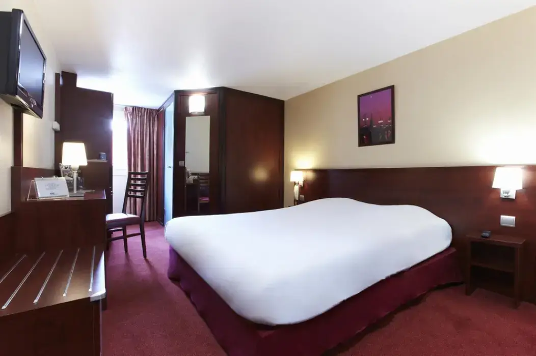 Kyriad Bordeaux Lormont 3