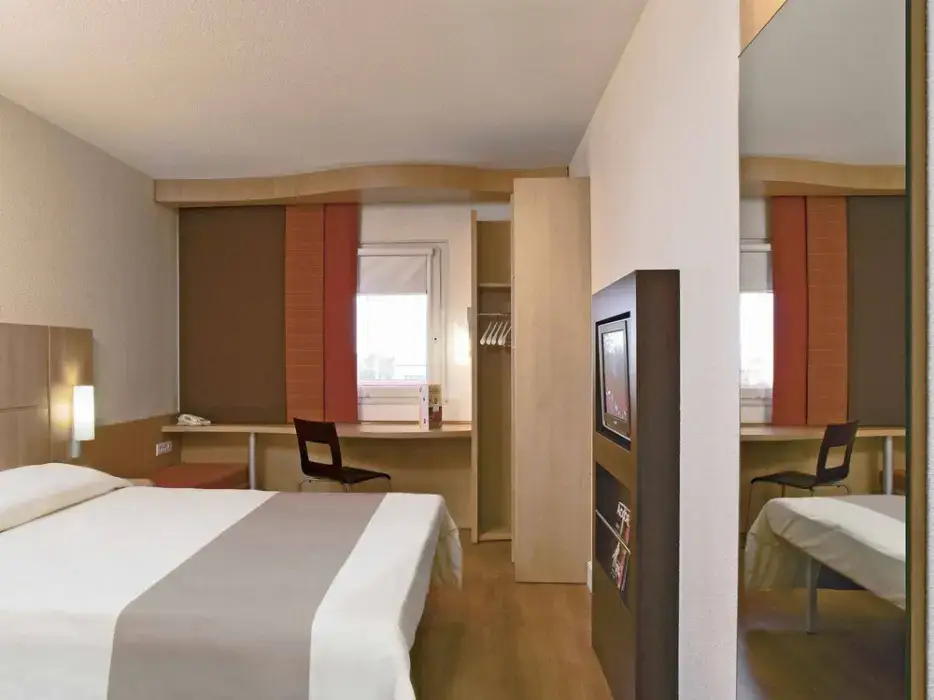 Ibis Vannes 3