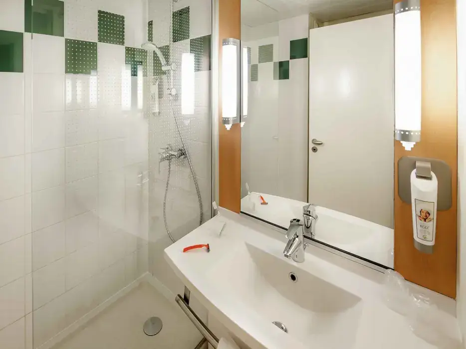 Ibis Vannes 5
