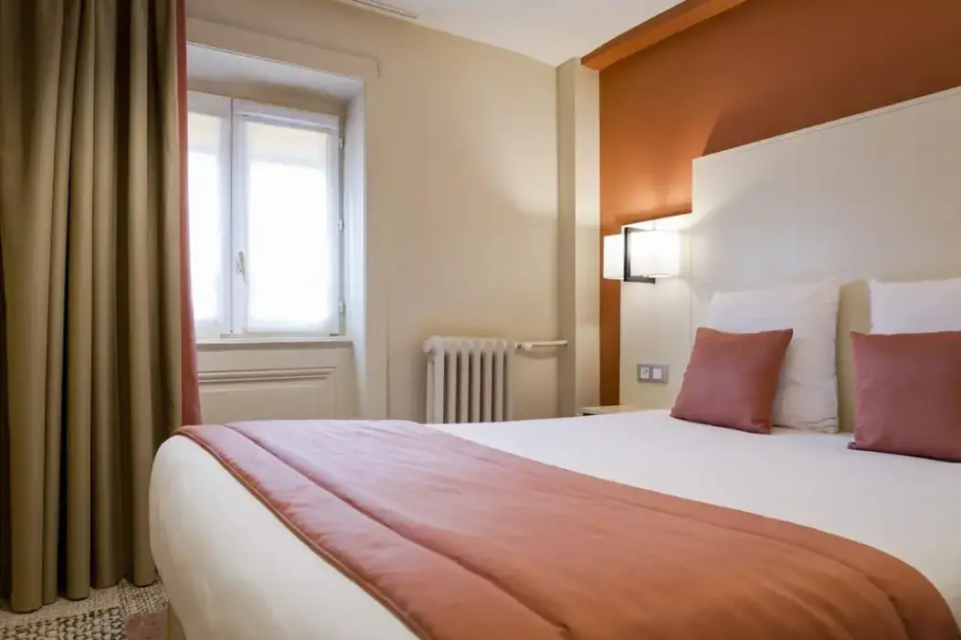 Hôtel des Remparts Lyon 6